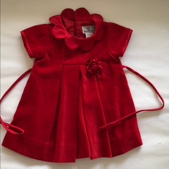 RED VELVET CHRISTMAS DRESS - SATIN SCALLOP COLLAR - Picture 1 of 1